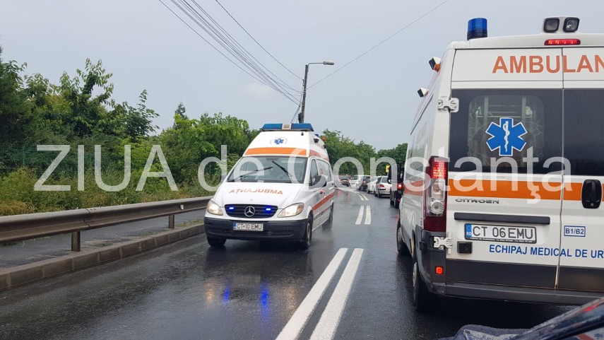 live imagini de la eveniment accident rutier grav pe dn 39 intre eforie nord si eforie sud trei masini live imagini de la eveniment accident rutier grav pe dn 39 intre eforie nord si eforie sud trei masini