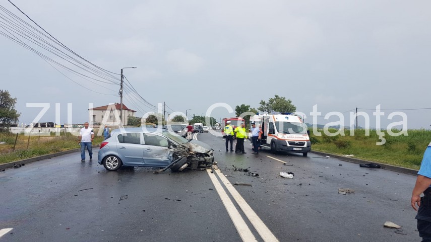 live imagini de la eveniment accident rutier grav pe dn 39 intre eforie nord si eforie sud trei masini live imagini de la eveniment accident rutier grav pe dn 39 intre eforie nord si eforie sud trei masini
