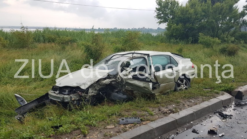 live imagini de la eveniment accident rutier grav pe dn 39 intre eforie nord si eforie sud trei masini live imagini de la eveniment accident rutier grav pe dn 39 intre eforie nord si eforie sud trei masini