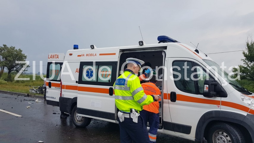 live imagini de la eveniment accident rutier grav pe dn 39 intre eforie nord si eforie sud trei masini live imagini de la eveniment accident rutier grav pe dn 39 intre eforie nord si eforie sud trei masini