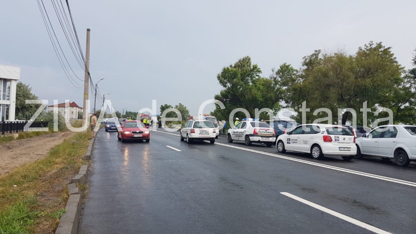 trafic infernal pe dn39 din cauza accidentului dintre cele doua eforii circulatia rutiera a fost oprita trafic infernal pe dn39 din cauza accidentului dintre cele doua eforii circulatia rutiera a fost oprita
