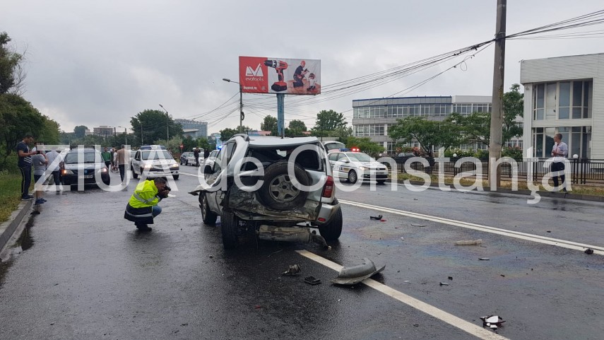 live imagini de la eveniment accident rutier grav pe dn 39 intre eforie nord si eforie sud trei masini live imagini de la eveniment accident rutier grav pe dn 39 intre eforie nord si eforie sud trei masini