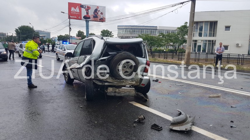 live imagini de la eveniment accident rutier grav pe dn 39 intre eforie nord si eforie sud trei masini live imagini de la eveniment accident rutier grav pe dn 39 intre eforie nord si eforie sud trei masini