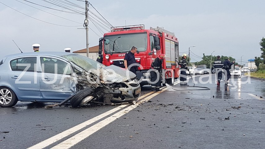 live imagini de la eveniment accident rutier grav pe dn 39 intre eforie nord si eforie sud trei masini live imagini de la eveniment accident rutier grav pe dn 39 intre eforie nord si eforie sud trei masini