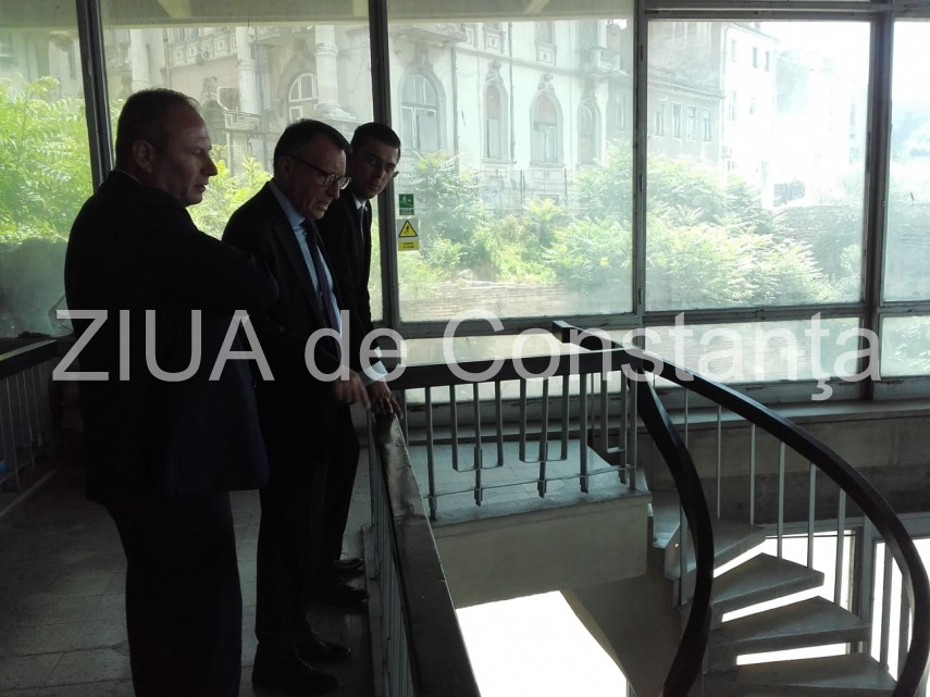 imagini de la eveniment vicepremierul paul stanescu in vizita de lucru la edificiul roman cu mozaic si imagini de la eveniment vicepremierul paul stanescu in vizita de lucru la edificiul roman cu mozaic si