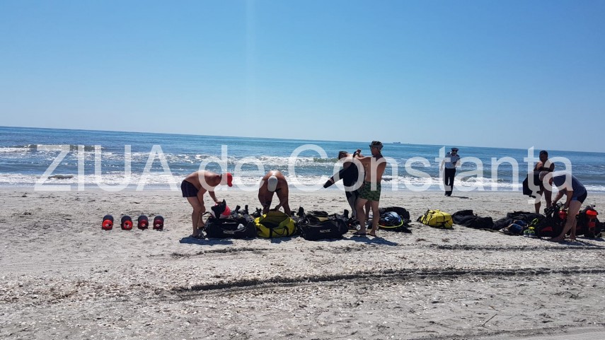 imagini de la eveniment desfasurare impresionanta de forte pe plaja de la corbu este cautat un copil imagini de la eveniment desfasurare impresionanta de forte pe plaja de la corbu este cautat un copil