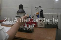Zeci de contracte semnate de Spitalul Clinic de Boli Infecţioase Constanţa. Ce firme vor livra reactivi de laborator până în 2020 (document)  