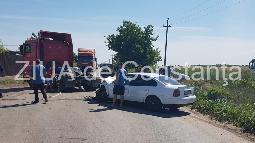 imagini de la eveniment accident rutier in judetul constanta la iesire din localitatea culmea un autocamion imagini de la eveniment accident rutier in judetul constanta la iesire din localitatea culmea un autocamion