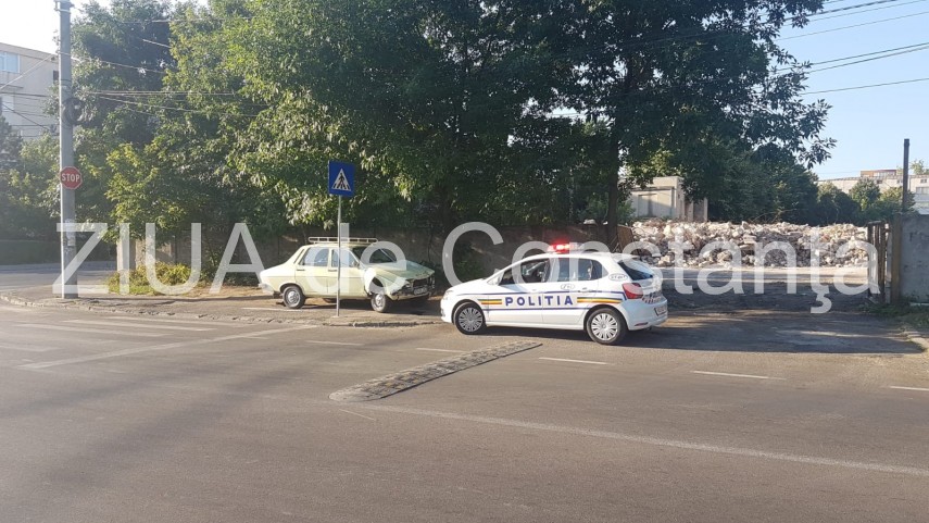imagini de la eveniment accident rutier spectaculos la intersectia strazii caraiman cu soseaua mangaliei imagini de la eveniment accident rutier spectaculos la intersectia strazii caraiman cu soseaua mangaliei