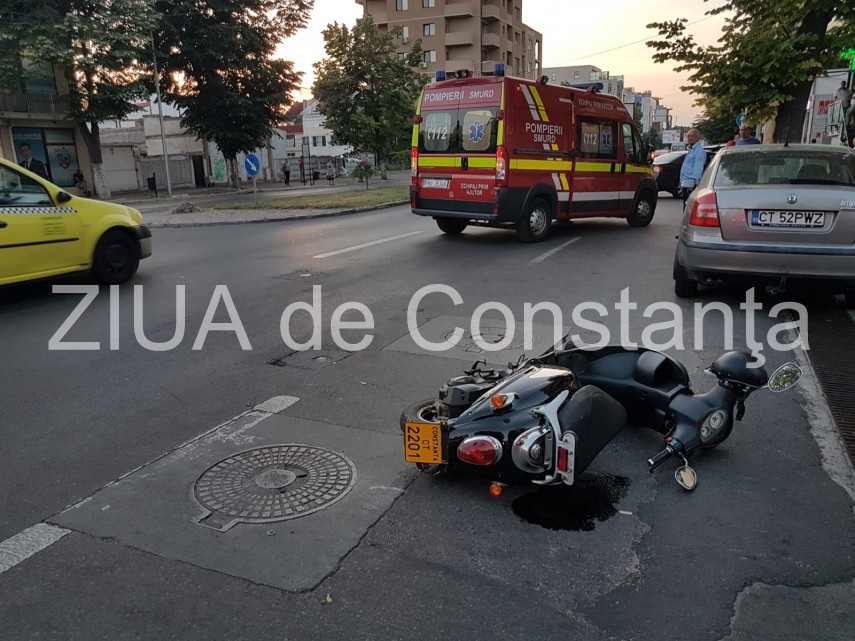 imagini de la eveniment accident rutier pe bulevardul mamaia din constanta un motociclist a fost grav imagini de la eveniment accident rutier pe bulevardul mamaia din constanta un motociclist a fost grav