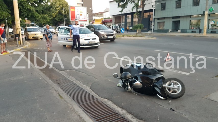 imagini de la eveniment accident rutier pe bulevardul mamaia din constanta un motociclist a fost grav imagini de la eveniment accident rutier pe bulevardul mamaia din constanta un motociclist a fost grav