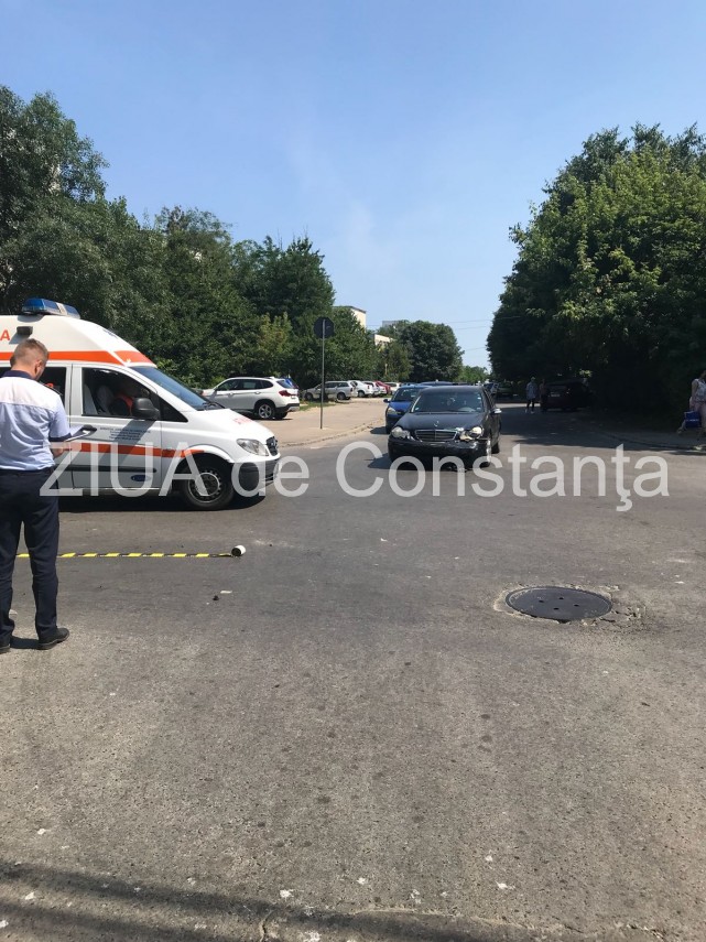 imagini de la eveniment accident rutier in municipiul constanta pe strada il caragiale un taxi implicat imagini de la eveniment accident rutier in municipiul constanta pe strada il caragiale un taxi implicat