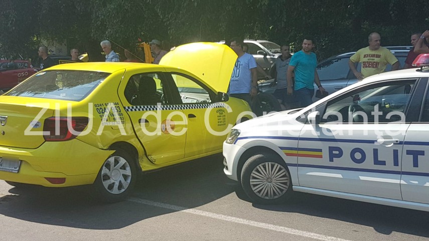 imagini de la eveniment accident rutier in municipiul constanta pe strada il caragiale un taxi implicat imagini de la eveniment accident rutier in municipiul constanta pe strada il caragiale un taxi implicat