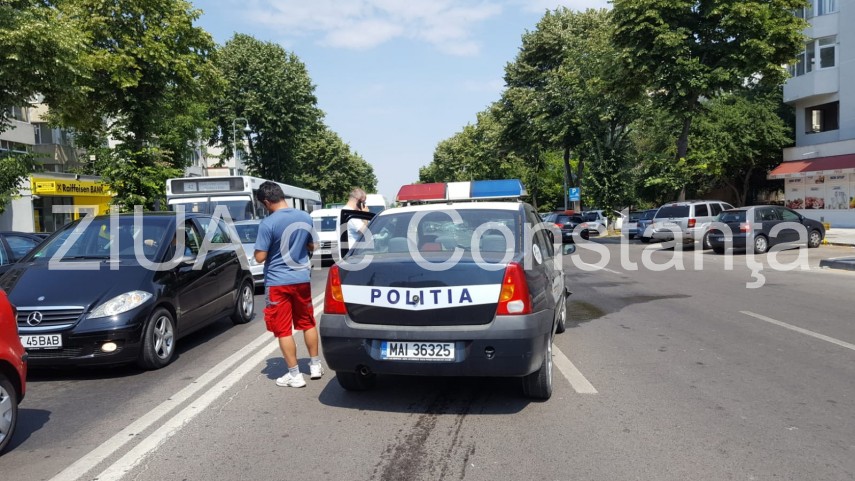 imagini de la eveniment masina de politie implicata intr un accident la intersectia bulevardului tomis imagini de la eveniment masina de politie implicata intr un accident la intersectia bulevardului tomis