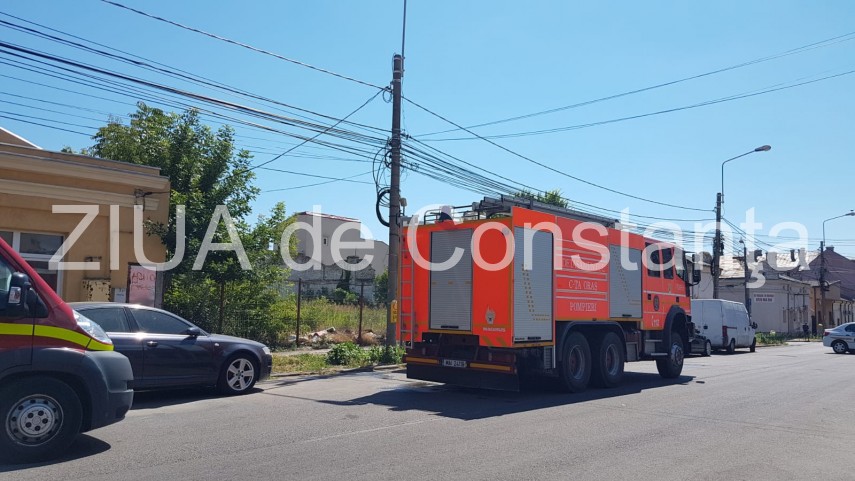 alerta incendiu la o cladire defactata din constanta 662360 alerta incendiu la o cladire defactata din constanta 662360