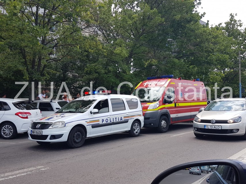 accident rutier pe aurel vlaicu din constanta aproape de campusul universitar 662366 accident rutier pe aurel vlaicu din constanta aproape de campusul universitar 662366