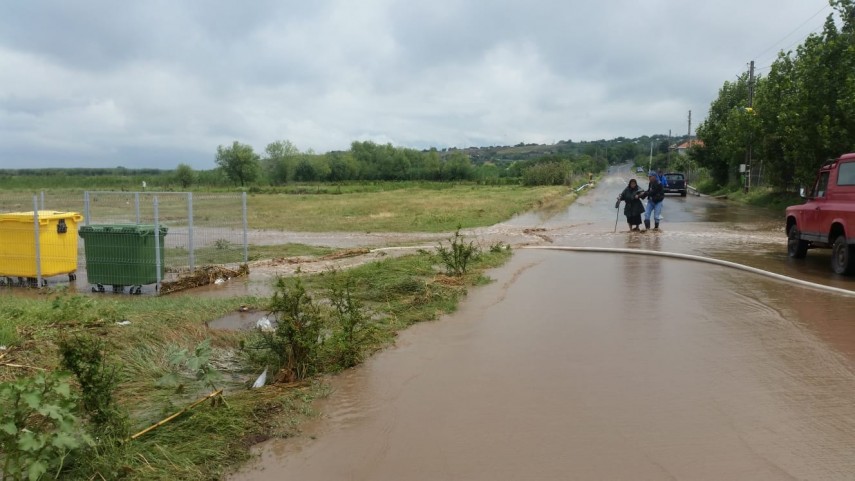 mai multe gospodarii din tulcea inundate intervin pompierii isu delta tulcea 662613 mai multe gospodarii din tulcea inundate intervin pompierii isu delta tulcea 662613