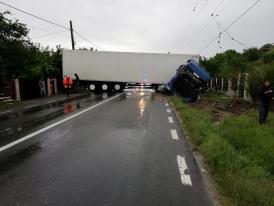 Trafic întrerupt pe DN22C Cernavodă-Constanţa, în localitatea Ştefan cel Mare. Iată ce s-a întâmplat (galerie foto) 