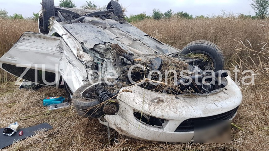 accident rutier langa colegiul dobrogea din castelu trei victime 662858 accident rutier langa colegiul dobrogea din castelu trei victime 662858