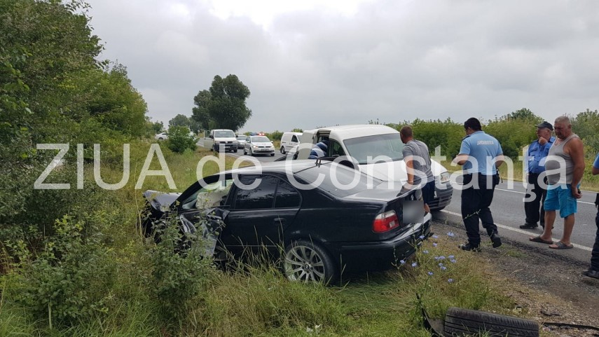 accident rutier langa colegiul dobrogea din castelu trei victime 662858 accident rutier langa colegiul dobrogea din castelu trei victime 662858