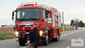 Pericol de explozie la Valu lui Traian. O mașină a intrat într-o conductă de gaze. Pompierii, chemați în ajutor