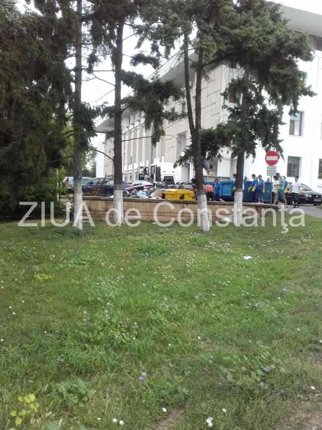 problema deseurilor din curtea consiliului judetean constanta a fost rezolvata galerie foto 663221 problema deseurilor din curtea consiliului judetean constanta a fost rezolvata galerie foto 663221