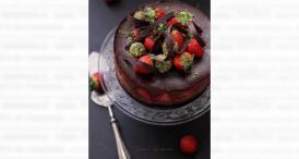 lauraadamache.ro Tort de ciocolata cu capsune