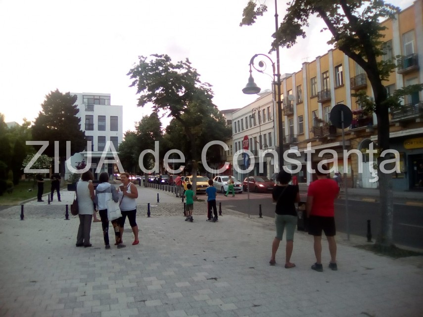 protest inedit la constanta in apropierea prefecturii incredibil ce varianta de protest au ales mai multi protest inedit la constanta in apropierea prefecturii incredibil ce varianta de protest au ales mai multi