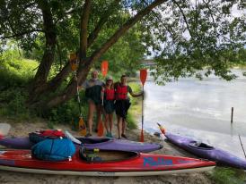 Expediție pe Dunăre cu caiacele Dan, Alice și Pavel traversează Dunărea cu caiacele (galerie foto)