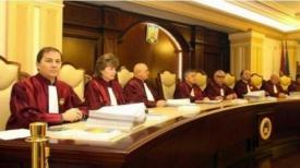 Modalitate „paralelă” de titularizare a cadrelor didactice, incriminată de președintele Iohannis. CCR discută astăzi sesizarea de neconstituționalitate