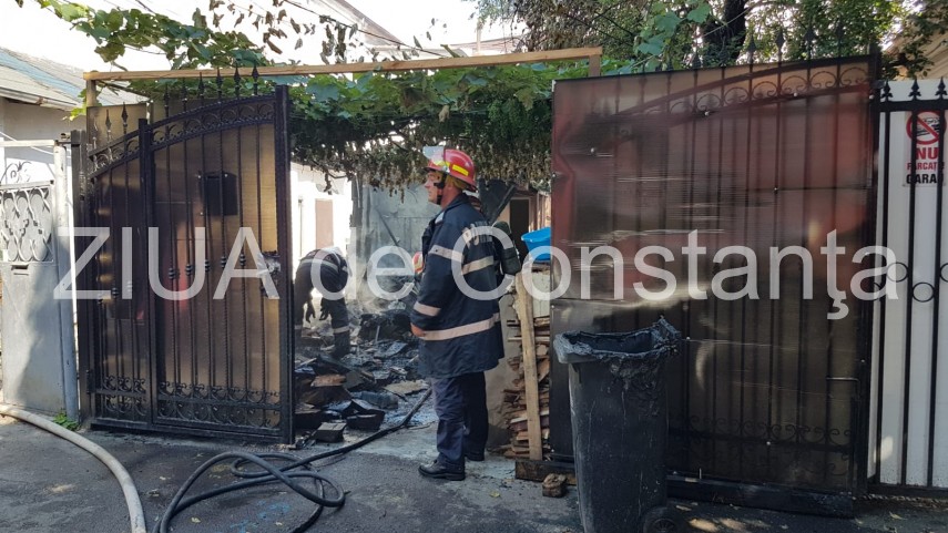 imagini de la eveniment pompierii in alerta incendiu de proportii in curtea unui imobil din constanta imagini de la eveniment pompierii in alerta incendiu de proportii in curtea unui imobil din constanta