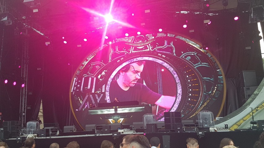 live imagini de la eveniment festivalul neversea la start ploaia nu a speriat spectatorii dornici de live imagini de la eveniment festivalul neversea la start ploaia nu a speriat spectatorii dornici de