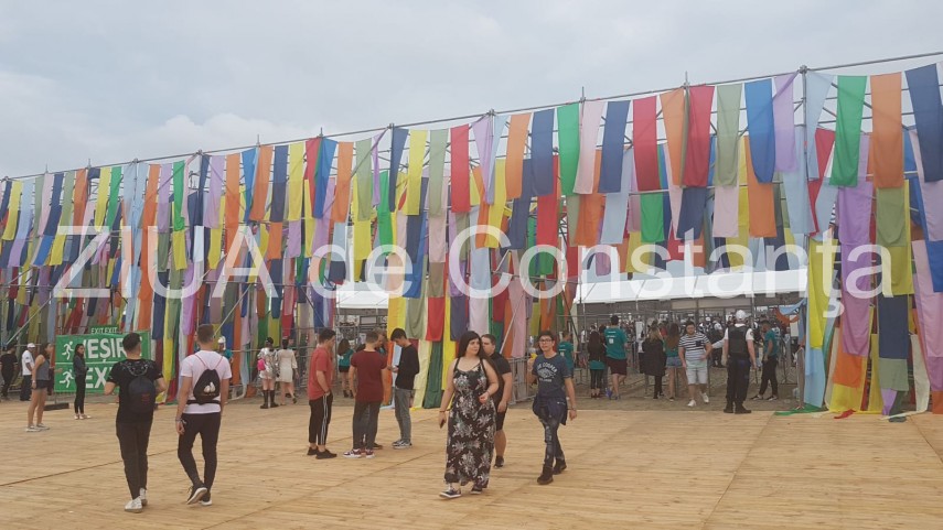 live imagini de la eveniment festivalul neversea la start ploaia nu a speriat spectatorii dornici de live imagini de la eveniment festivalul neversea la start ploaia nu a speriat spectatorii dornici de