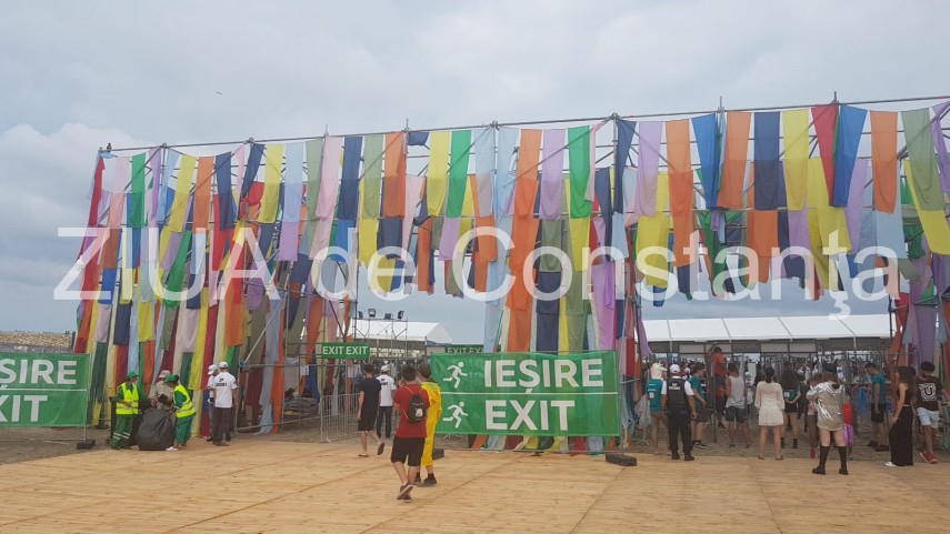 live imagini de la eveniment festivalul neversea la start ploaia nu a speriat spectatorii dornici de live imagini de la eveniment festivalul neversea la start ploaia nu a speriat spectatorii dornici de