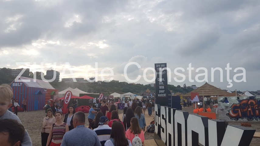 live imagini de la eveniment festivalul neversea la start ploaia nu a speriat spectatorii dornici de live imagini de la eveniment festivalul neversea la start ploaia nu a speriat spectatorii dornici de