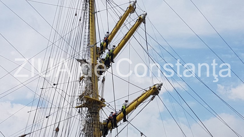 live imagini de la eveniment portul militar constanta nava scoala mircea s a intors acasa 663476 live imagini de la eveniment portul militar constanta nava scoala mircea s a intors acasa 663476