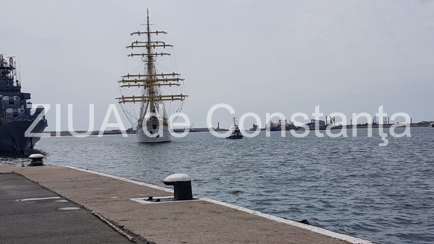 live imagini de la eveniment portul militar constanta nava scoala mircea s a intors acasa 663476 live imagini de la eveniment portul militar constanta nava scoala mircea s a intors acasa 663476