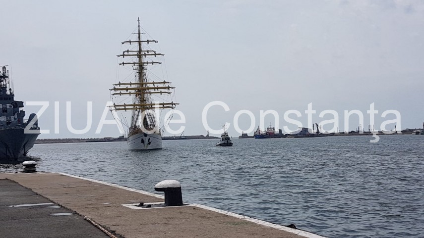 live imagini de la eveniment portul militar constanta nava scoala mircea s a intors acasa 663476 live imagini de la eveniment portul militar constanta nava scoala mircea s a intors acasa 663476