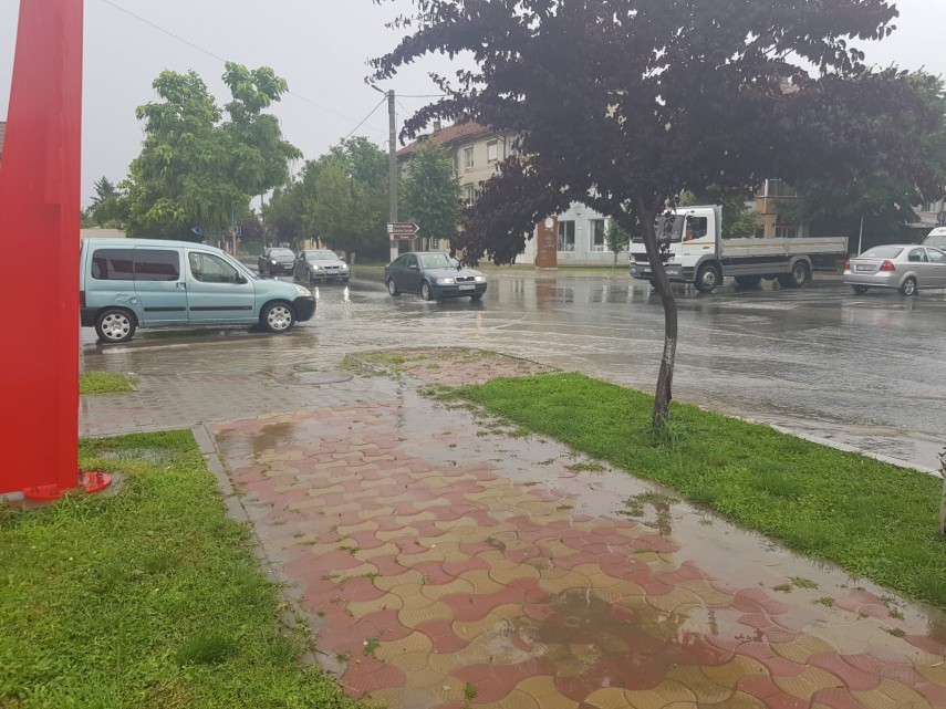 trafic oprit pe dn22a harsova tulcea din cauza ploii torentiale 663489 trafic oprit pe dn22a harsova tulcea din cauza ploii torentiale 663489