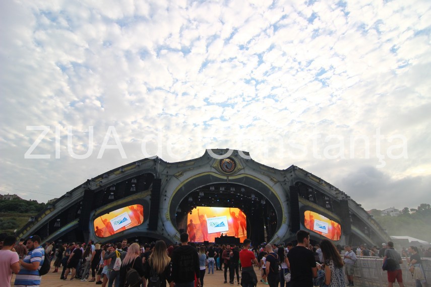 neversea ziua 1 ploaia torentiala nu i a speriat pe festivalieri hardwell si alan walker au facut show neversea ziua 1 ploaia torentiala nu i a speriat pe festivalieri hardwell si alan walker au facut show