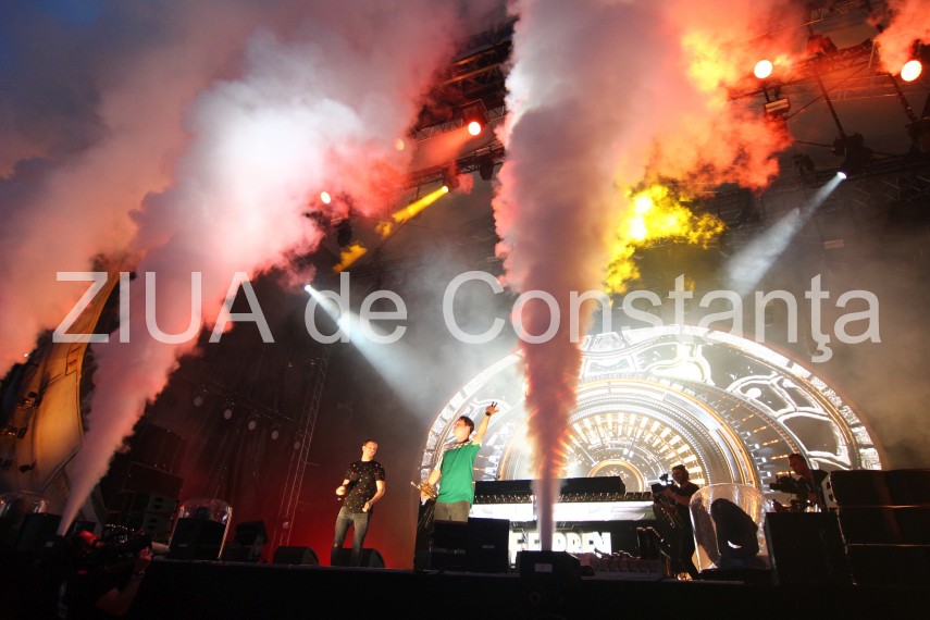 neversea ziua 1 ploaia torentiala nu i a speriat pe festivalieri hardwell si alan walker au facut show neversea ziua 1 ploaia torentiala nu i a speriat pe festivalieri hardwell si alan walker au facut show