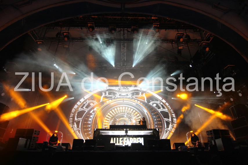 neversea ziua 1 ploaia torentiala nu i a speriat pe festivalieri hardwell si alan walker au facut show neversea ziua 1 ploaia torentiala nu i a speriat pe festivalieri hardwell si alan walker au facut show