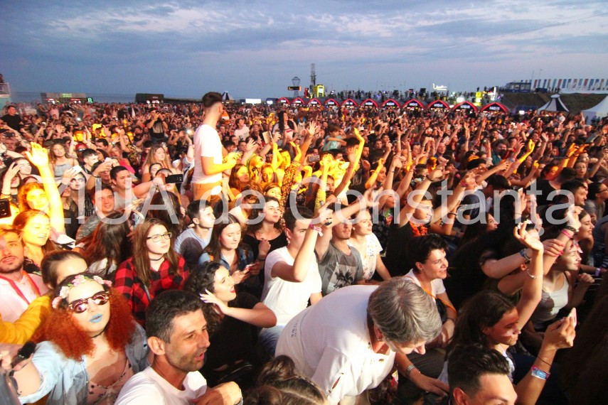 neversea ziua 1 ploaia torentiala nu i a speriat pe festivalieri hardwell si alan walker au facut show neversea ziua 1 ploaia torentiala nu i a speriat pe festivalieri hardwell si alan walker au facut show