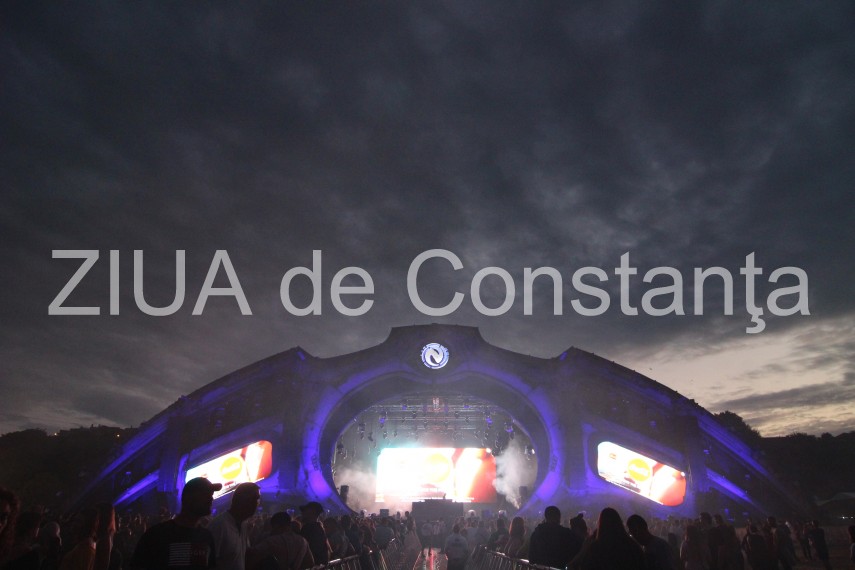 neversea ziua 1 ploaia torentiala nu i a speriat pe festivalieri hardwell si alan walker au facut show neversea ziua 1 ploaia torentiala nu i a speriat pe festivalieri hardwell si alan walker au facut show