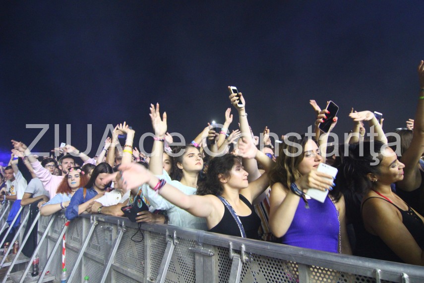 neversea ziua 1 ploaia torentiala nu i a speriat pe festivalieri hardwell si alan walker au facut show neversea ziua 1 ploaia torentiala nu i a speriat pe festivalieri hardwell si alan walker au facut show