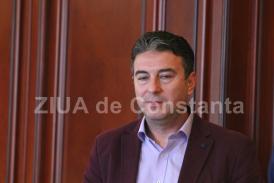 Constănţeanul supărat Mizerie şi scaune rupte în spaţiul de aşteptare de la Serviciul pentru Eliberarea Paşapoartelor. Cum răspunde conducerea instituţiei?