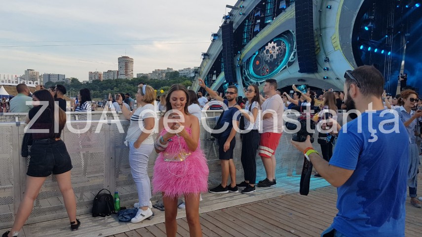 imagini de la eveniment alexandra stan face live pe youtube la neversea 663788