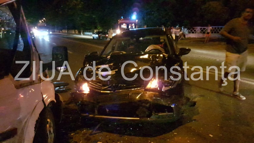 imagini de la eveniment accident rutier grav pe bulevardul ic bratianu din constanta in zona politiei imagini de la eveniment accident rutier grav pe bulevardul ic bratianu din constanta in zona politiei