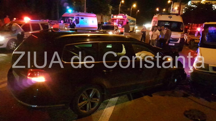 imagini de la eveniment accident rutier grav pe bulevardul ic bratianu din constanta in zona politiei imagini de la eveniment accident rutier grav pe bulevardul ic bratianu din constanta in zona politiei
