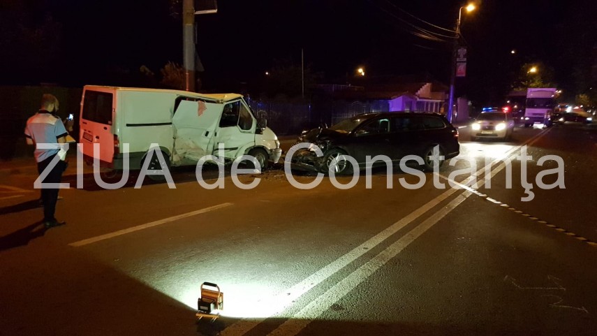 imagini de la eveniment accident rutier grav pe bulevardul ic bratianu din constanta in zona politiei imagini de la eveniment accident rutier grav pe bulevardul ic bratianu din constanta in zona politiei